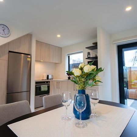 Modern 2 Bedroom Townhouse In Cbd With Parking! Sleeps 5 Christchurch Exterior foto