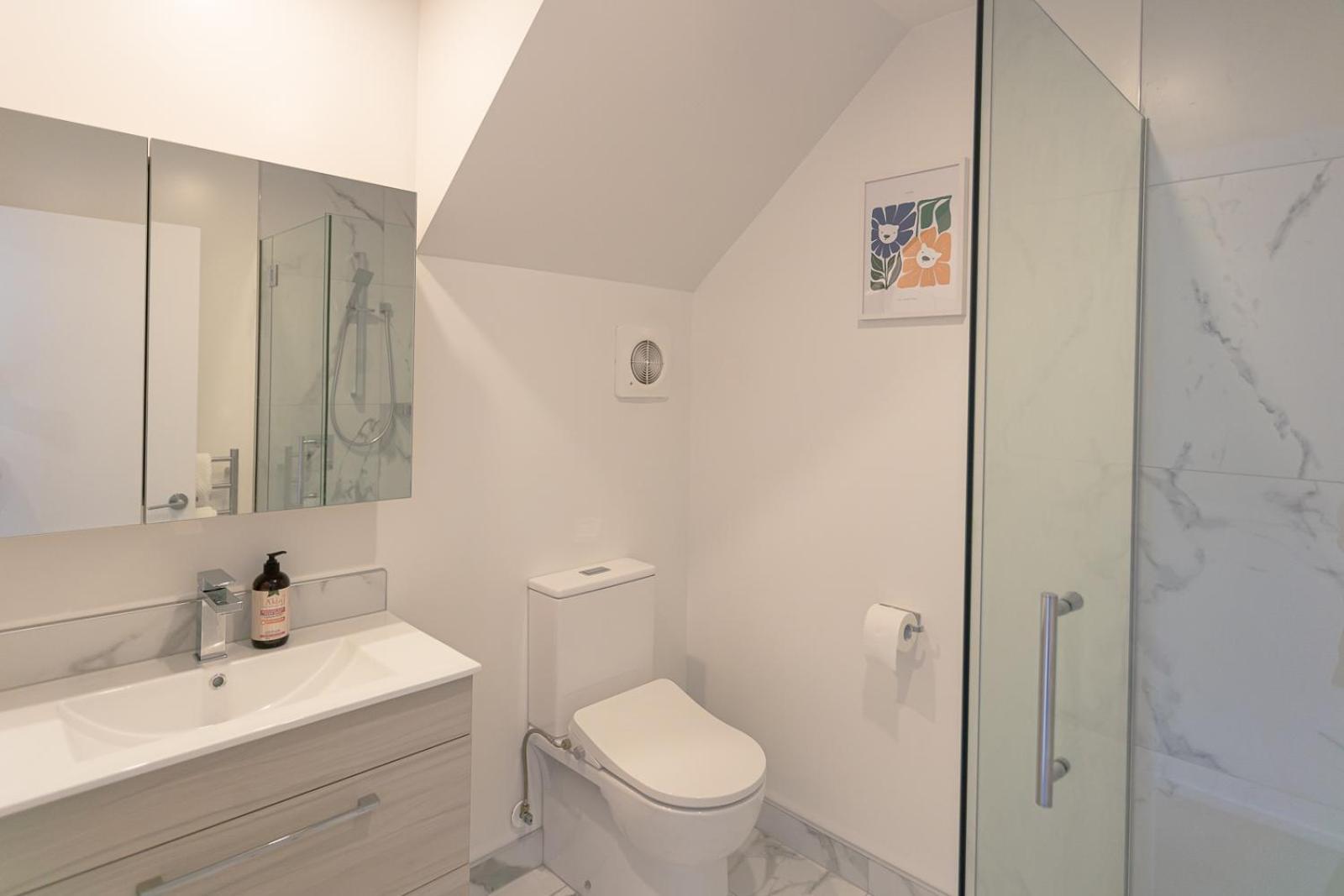 Modern 2 Bedroom Townhouse In Cbd With Parking! Sleeps 5 Christchurch Exterior foto
